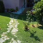Sunny Lefkada אכסניה